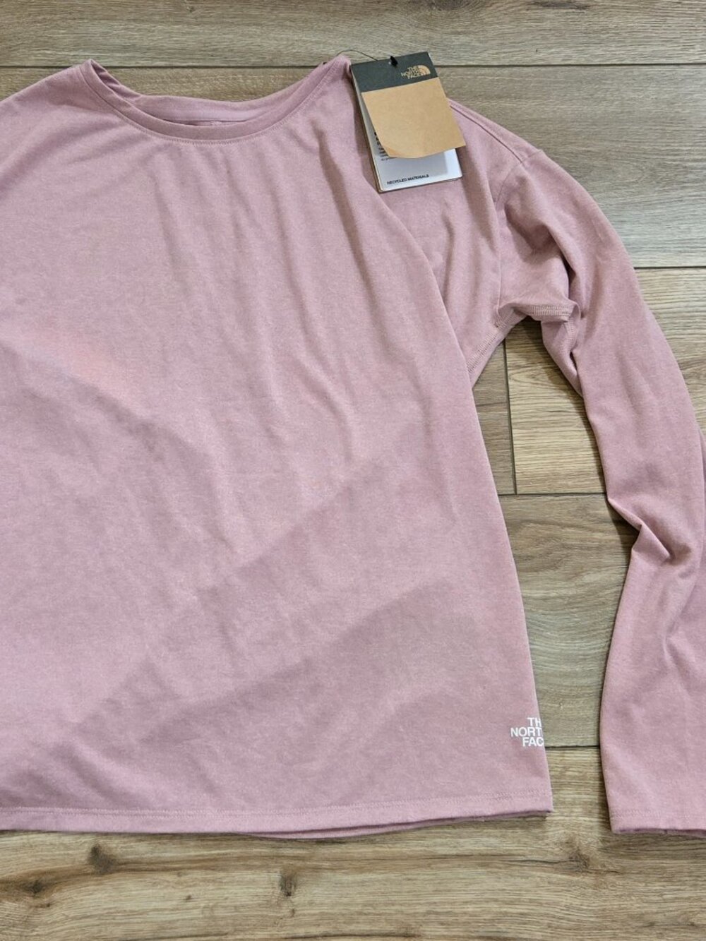New with tags! Northface shirt